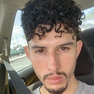 Meet your Posher, Zach